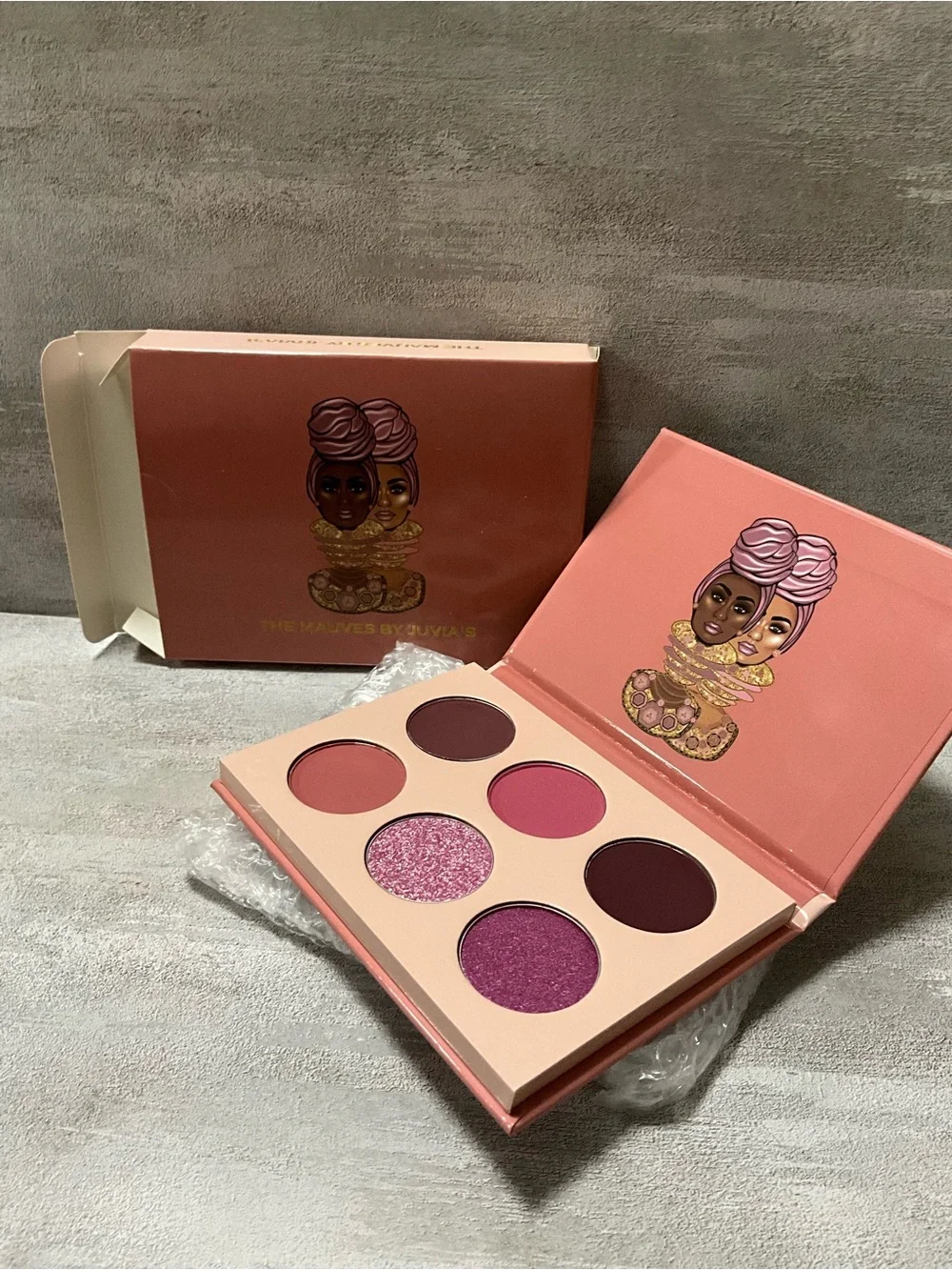 Julia’s place Mauves Eyeshadow Palette - Pink & Plum Shades